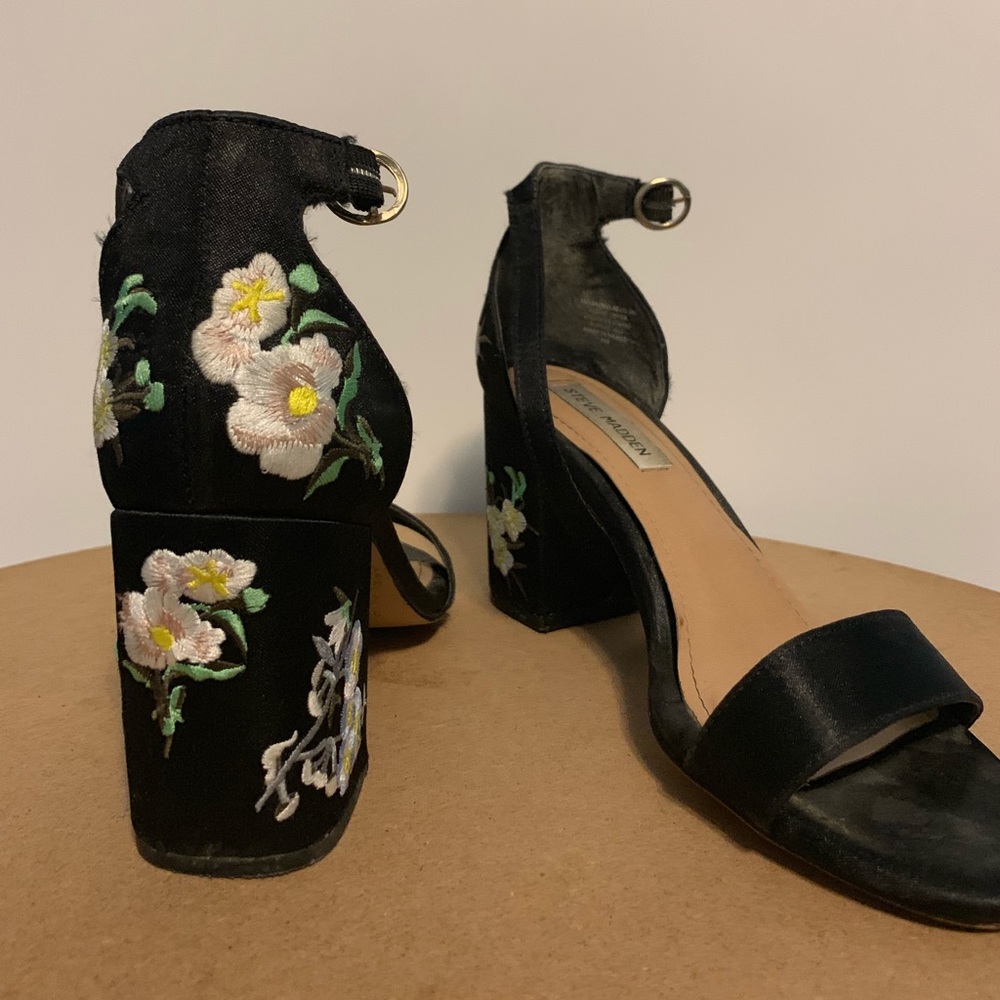 Steve Madden floral Chunky heels